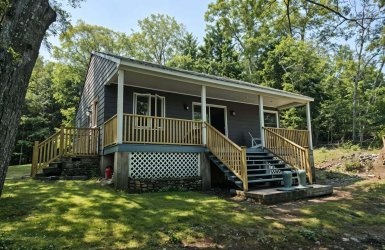 front-house-view-bridges-camp-rental